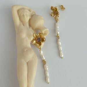 Waiting on a Friend Earrings